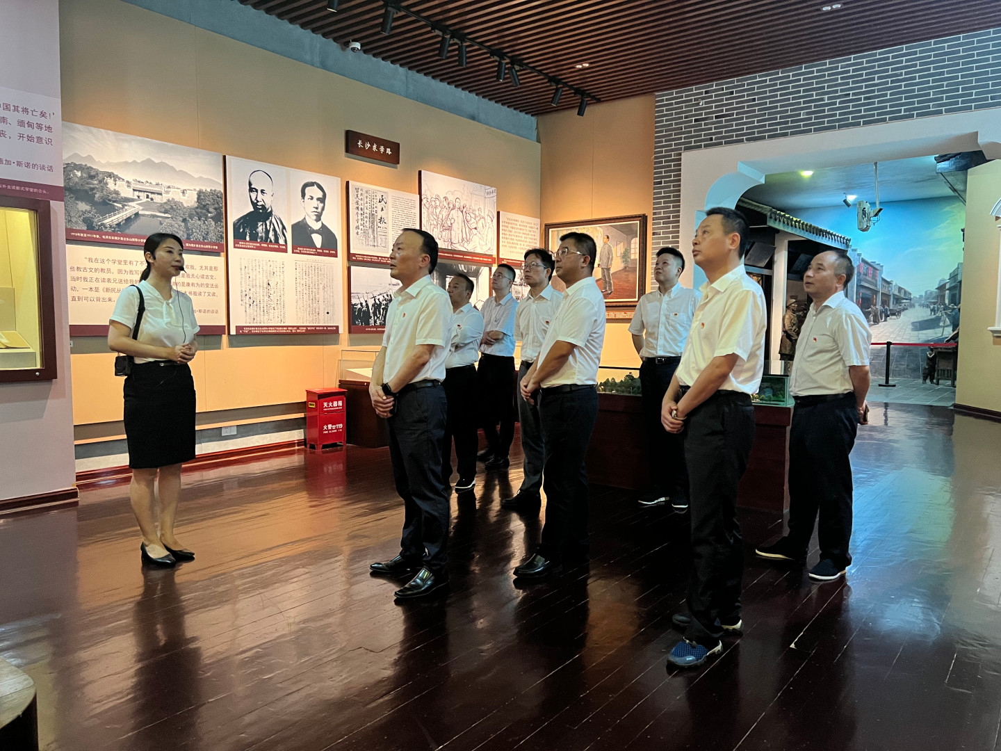 公司黨委理論學(xué)習(xí)中心組開展第7次集體學(xué)習(xí)暨“不忘初心、牢記使命”主題黨日活動(dòng)